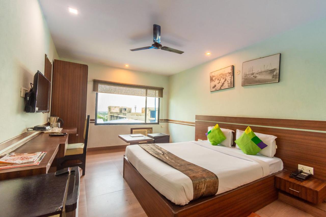 Opiam B&B A Business Hotel Колката Екстериор снимка